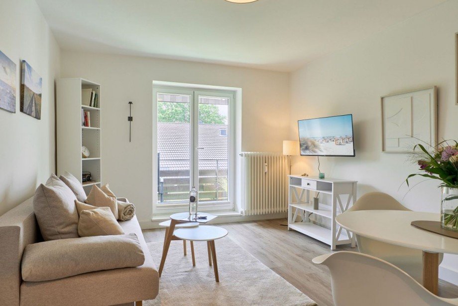 sonniger Wohn-Essbereich Zugang zum Sonnenbalkon Wohnung Scharbeutz